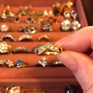 🔥Dazzle Boutique V Shape Crown Arrow Gold Ring💍 Sz 7 ☝🏻😍 💍